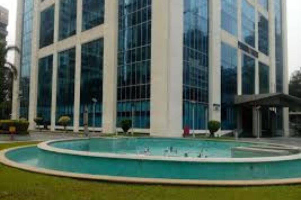 How to reach Shah And Nahar Industrial Estate Lower Parel shah and nahar industrial estate lower parel